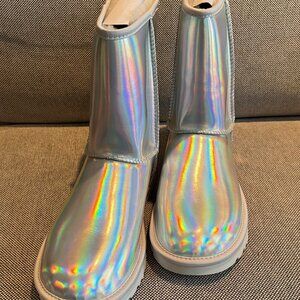UGG Classic Short Boot Irridescent Silver